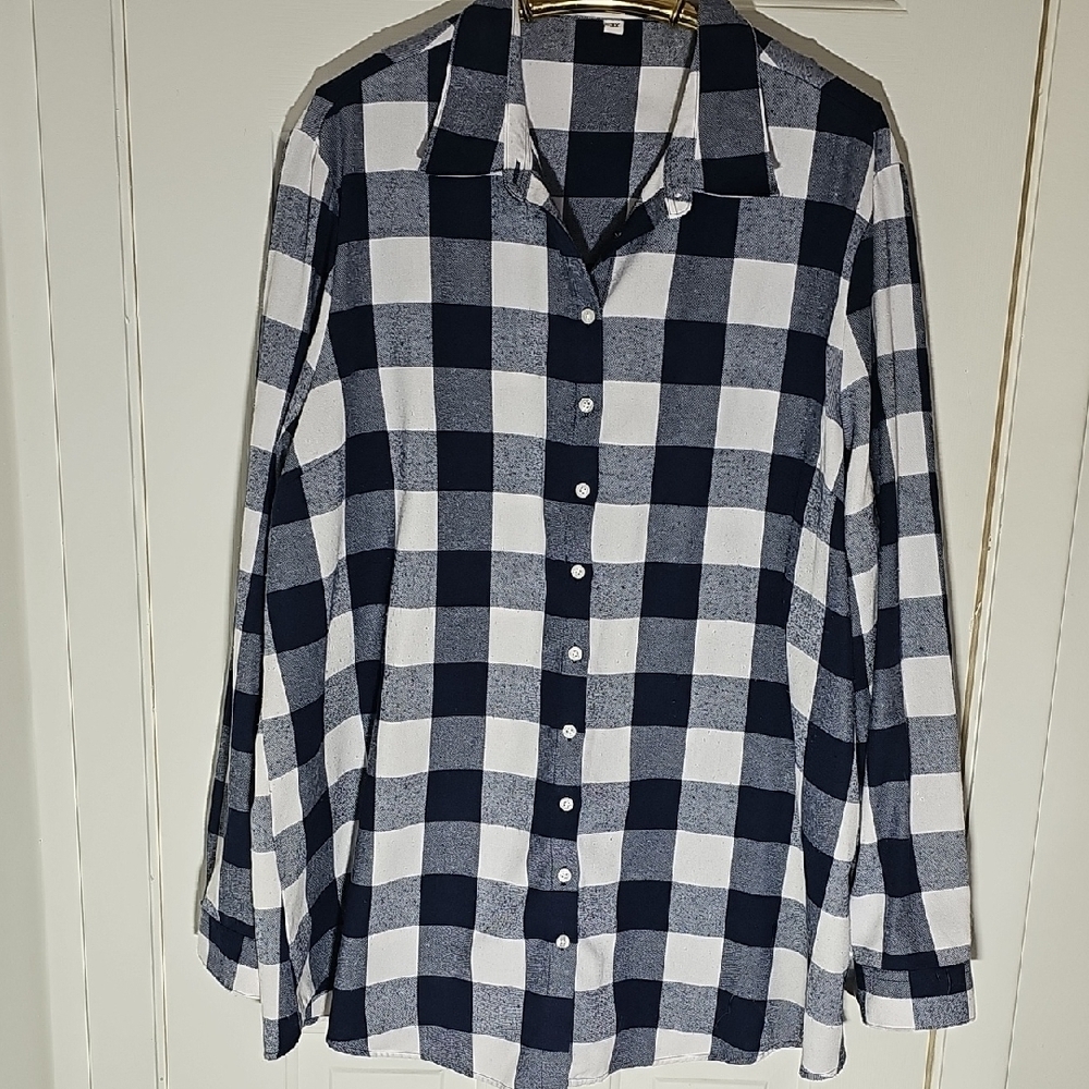 HAUTE EDIITION Blue & White Checkered Button-Up Shirt. Size 3X.